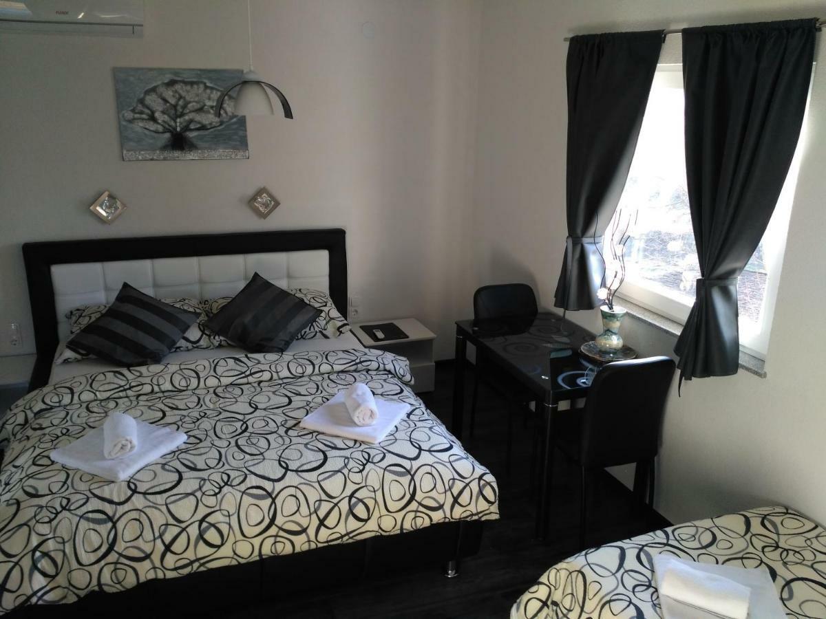 Guest House First Stop Раковица Экстерьер фото