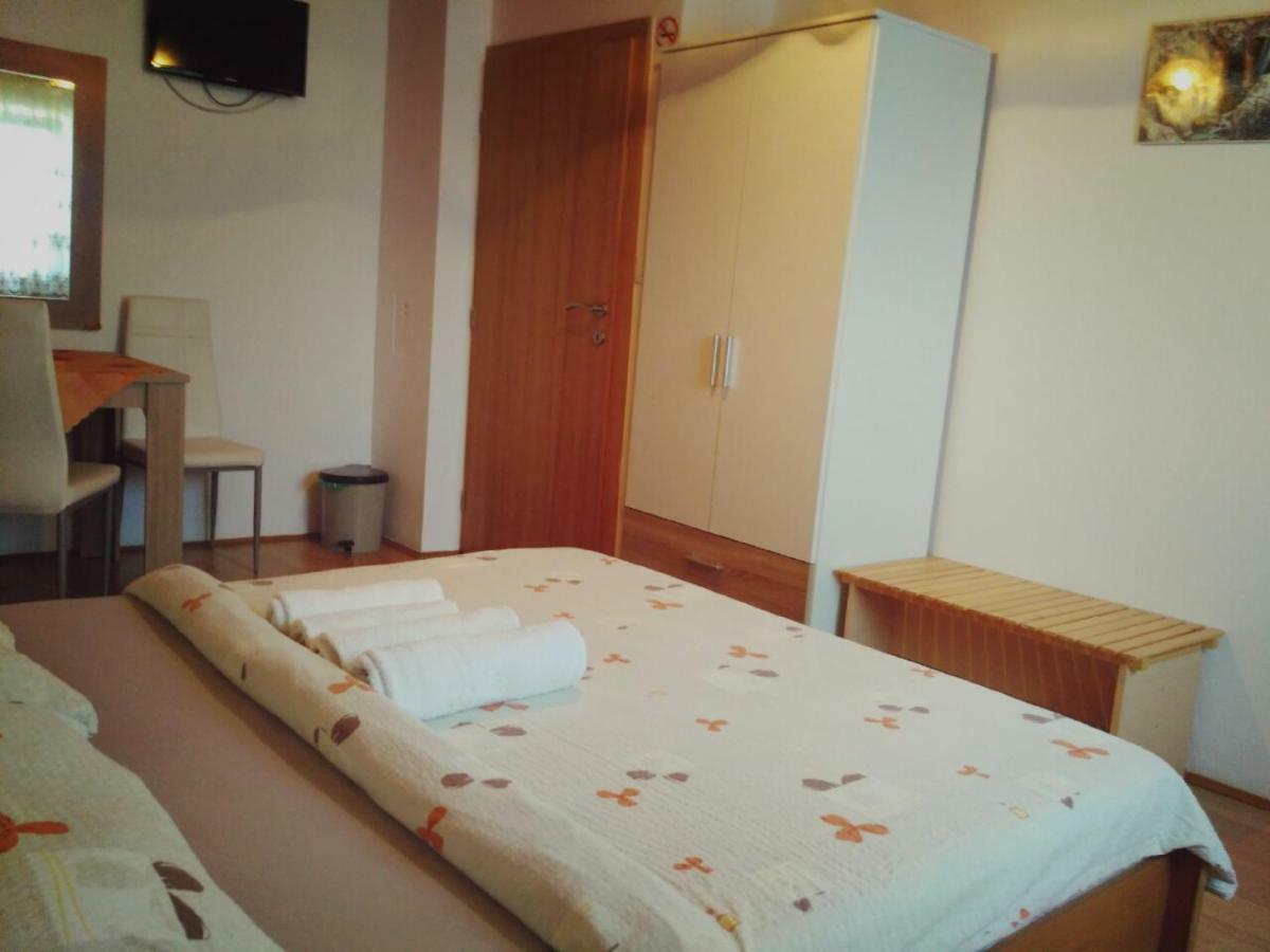 Guest House First Stop Раковица Экстерьер фото